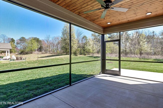 136 Walelu Trl, House other with 3 bedrooms, 2 bathrooms and null parking in Vonore TN | Image 24