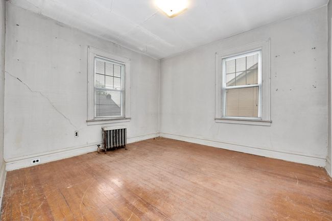 88 79 Th Ave, House other with 3 bedrooms, 2 bathrooms and 1 parking in Glendale NY | Image 13