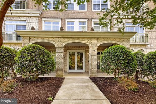 302-810 Belmont Bay Dr, WOODBRIDGE, VA, 22191-5464 | Card Image