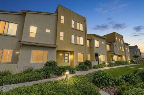 3818 E Commerce Way, Sacramento, CA, 95834-4017 | Card Image