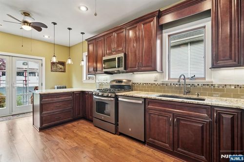 245 Cliff St, Wood Ridge, NJ, 07075-1301 | Card Image