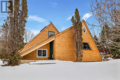 39 Station Rd, Avondale, NL, A0A1B0 | Card Image