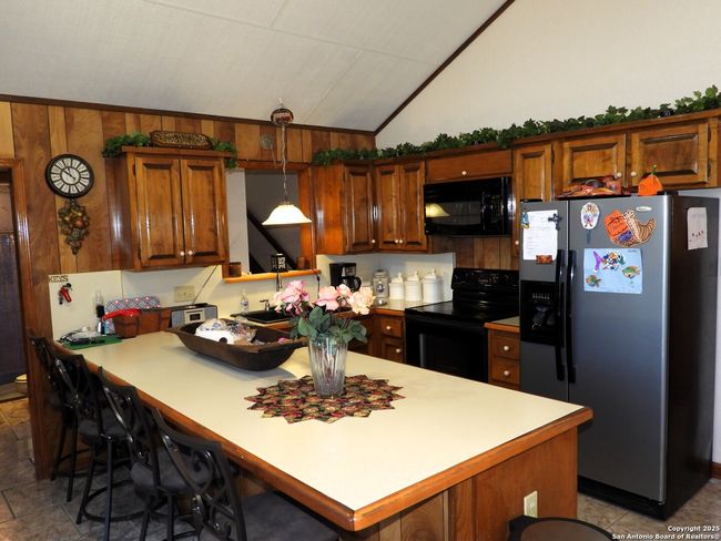 3078 Goat Hill Rd, House other with 4 bedrooms, 4 bathrooms and null parking in Lakehills TX | Image 9