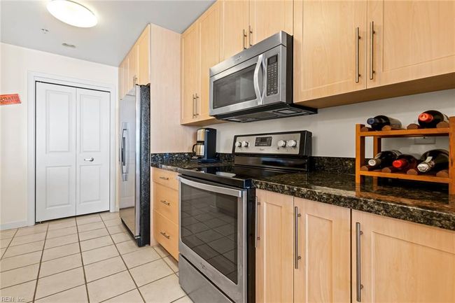 Oversized laundry | storage room | Image 9