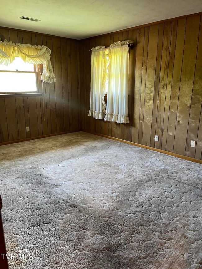 211 Overview Loop, House other with 3 bedrooms, 3 bathrooms and null parking in Jonesville VA | Image 24