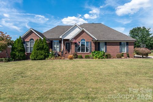 2915 Woodfield Ln, Lincolnton, NC, 28092-8413 | Card Image