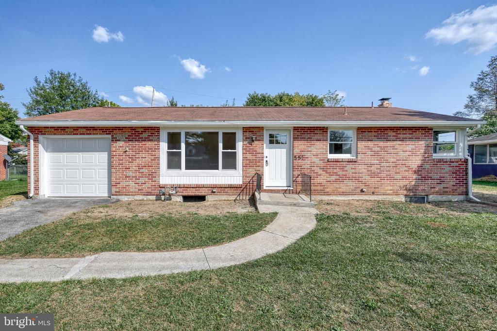 Haines Rd, York, PA 17402