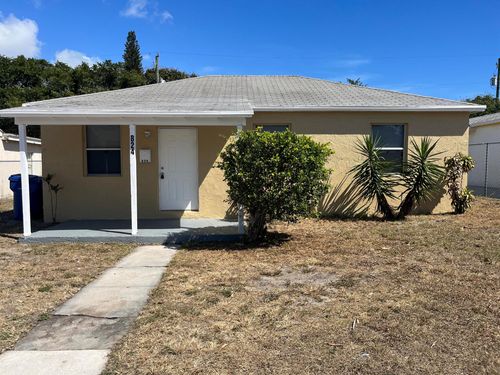 824 W 5th St, Riviera Beach, FL, 33404-7408 | Card Image