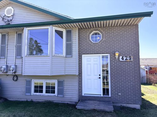 429 Cow Bay Rd, Eastern Passage, NS, B3G1J4 | Card Image