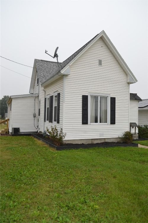 511 Lincoln St, Gladbrook, IA, 50635-9320 | Card Image