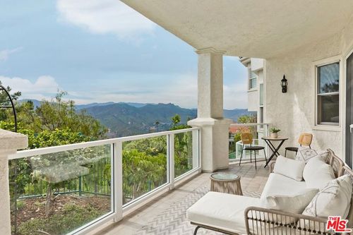 2048 Palisades Dr, Pacific Palisades, CA, 90272-1921 | Card Image