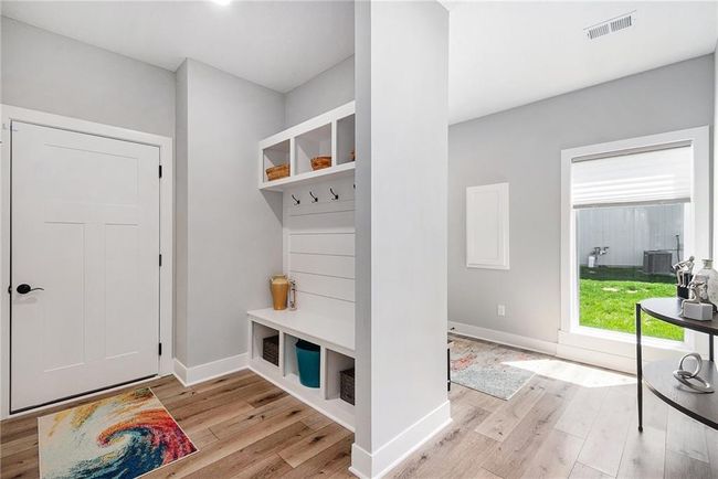 710 Ridge Dr, Townhouse with 2 bedrooms, 2 bathrooms and null parking in Smithville MO | Image 5