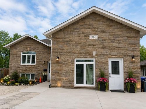 253 Kingsway Ave, North Bay, ON, P1B7V5 | Card Image