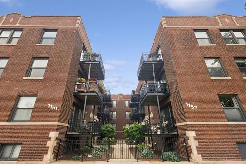 3s-1153 W Grace St, Chicago, IL, 60613-2849 | Card Image