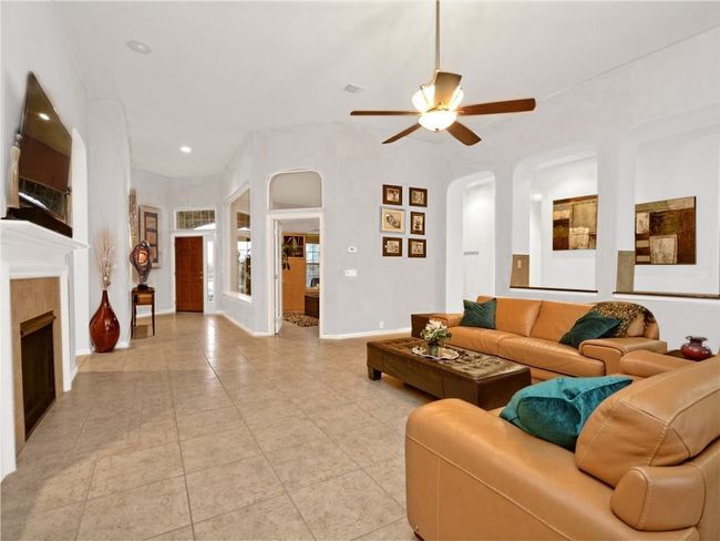 208 Raindance Cv, House other with 4 bedrooms, 3 bathrooms and 4 parking in Austin TX | Image 8