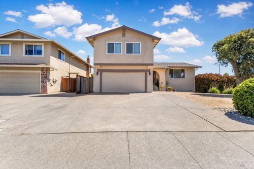 725 Park Ln, Petaluma, CA, 94954-4472 | Card Image