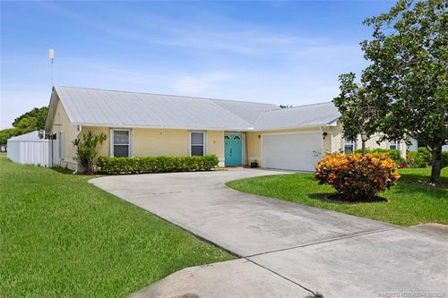 2004 Acapulco Dr, JENSEN BEACH, FL, 34957-6651 | Card Image