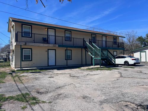 728 S Guadalupe St, Seguin, TX, 78155-6813 | Card Image