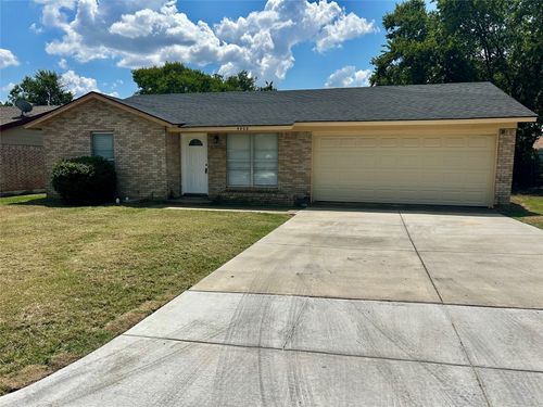 5908 Derek Dr, Watauga, TX, 76148-3113 | Card Image
