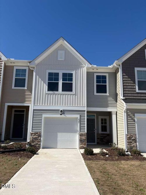 425 Venetian Dr, Sanford, NC, 27332-6292 | Card Image