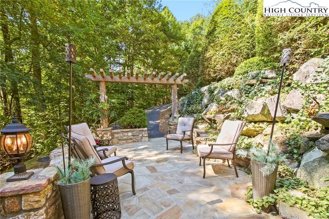 Lower level patio | Image 33