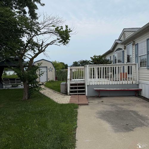 584 Pine Tree Ct, Monroe, MI, 48161-5774 | Card Image