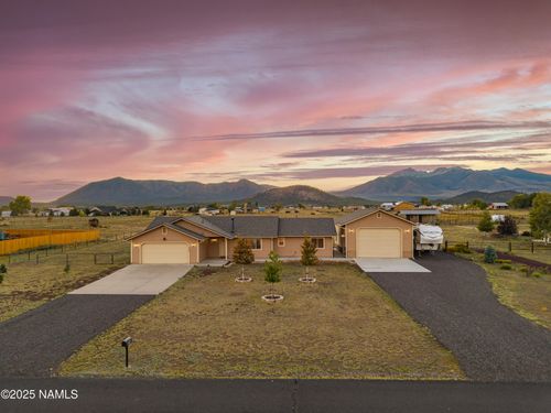 9662 N Aldrich Rd, Flagstaff, AZ, 86004-1272 | Card Image