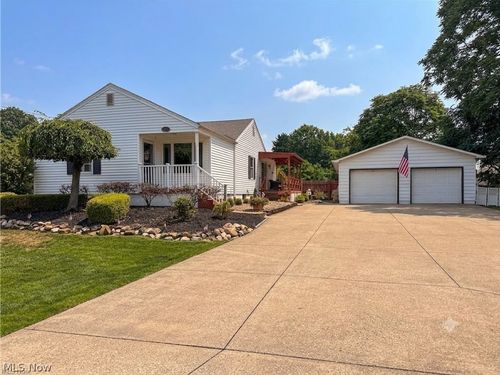 783 E Cassell Ave, Barberton, OH, 44203-3424 | Card Image