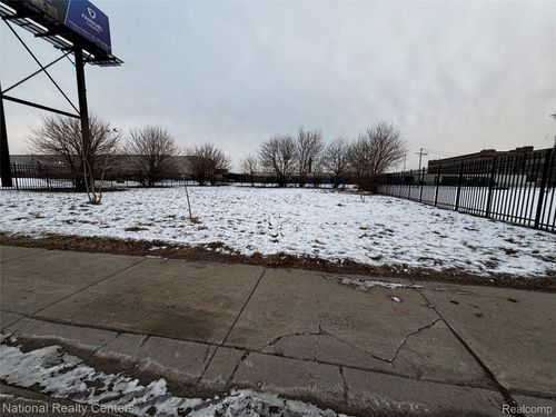7868 Chrysler Dr, Detroit, MI, 48211-1324 | Card Image