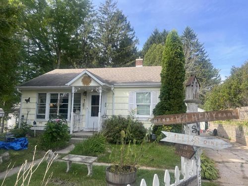 2928 S 10th Street, Manitowoc, WI, 54220 | Card Image