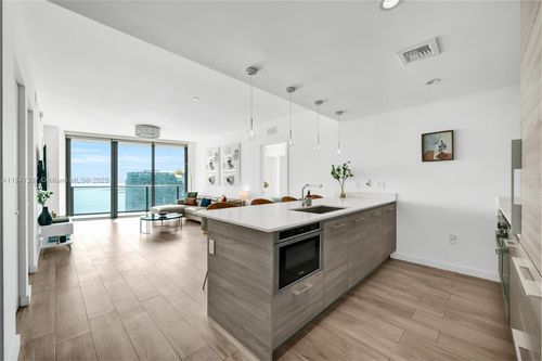 unit-4402-1300 S Miami Ave, Miami, FL, 33130-4496 | Card Image