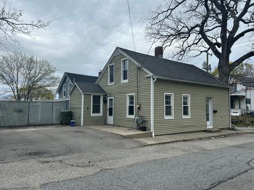 21 Chassey St, Putnam, CT, 06260-1748 | Card Image