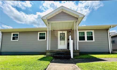 300 W 38th St, Shadyside, OH, 43947-1105 | Card Image