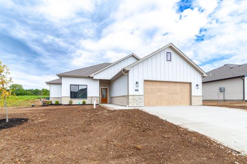 4401 Stone Mountain Pkwy, COLUMBIA, MO, 65201-2988 | Card Image