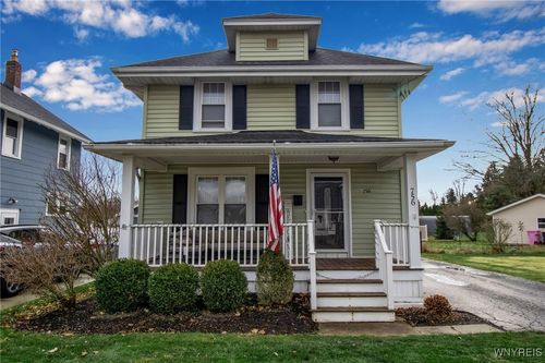 756 Walnut St, Lockport, NY, 14094-3307 | Card Image