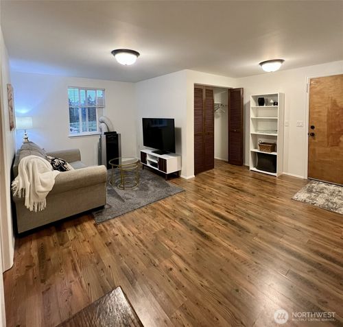 1-11220 196th Ave Ne, Redmond, WA, 98053-7432 | Card Image