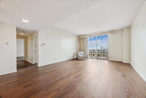 apt-14g-1801 Lavaca St, Austin, TX, 78701-1332 | Card Image