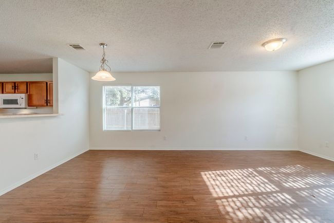 921 Rock Dove Cir, House other with 3 bedrooms, 3 bathrooms and null parking in Saginaw TX | Image 8