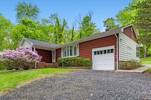 111 E Mountain Rd, Hillsborough, NJ, 08844-2537 | Card Image