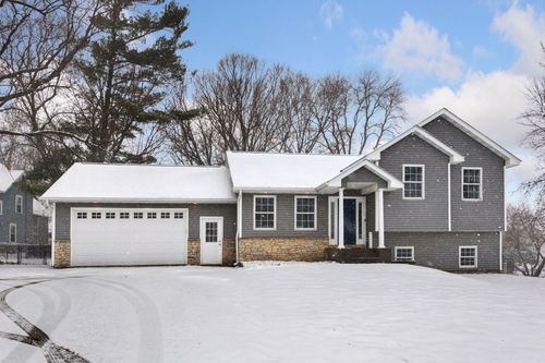 305 County Road 10 Se, Watertown, MN, 55388-8392 | Card Image