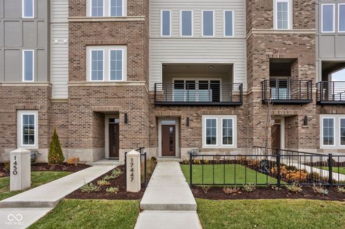 17447 Carrier Dr, Westfield, IN, 46074-1212 | Card Image