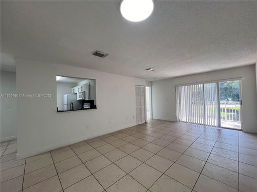 1-4704 Nw 114th Ave, Doral, FL, 33178-4267 | Card Image