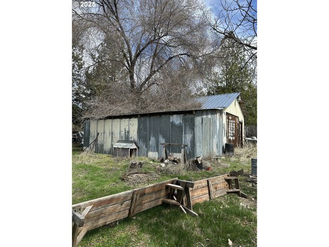 404 Second St, House other with 3 bedrooms, 2 bathrooms and null parking in Fossil OR | Image 6