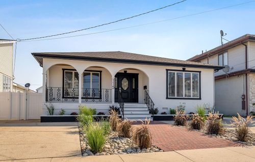 115 W 6th Ave, North Wildwood, NJ, 08260-2801 | Card Image