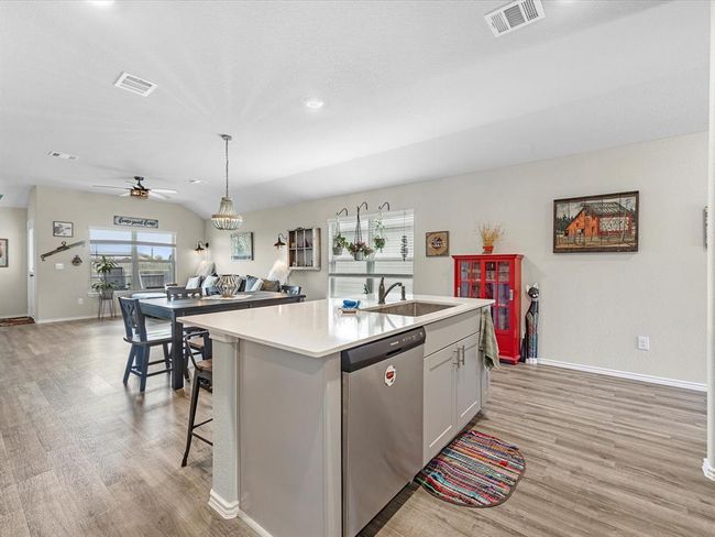 323 Cumberland Forest Dr, House other with 3 bedrooms, 2 bathrooms and 2 parking in Magnolia TX | Image 9