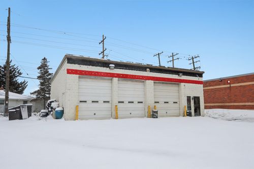 8205 W Hampton Ave, Milwaukee, WI, 53218-4680 | Card Image