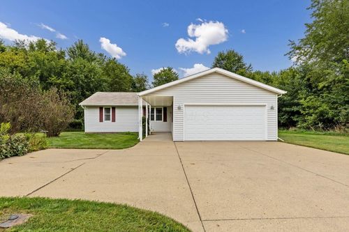 1500 Apple Valley Dr, Howard, OH, 43028-9497 | Card Image
