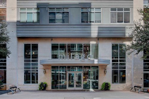 410-54 Rainey St, Austin, TX, 78701-4390 | Card Image