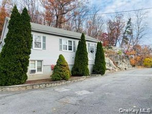 apt-2-5 Old State Rd, Highland Fls, NY, 10928-4423 | Card Image