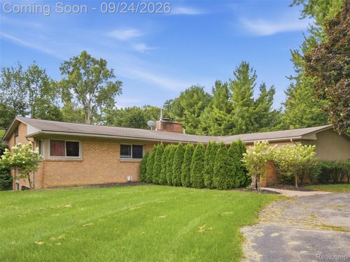 4430 Queens Way, Bloomfield Hills, MI, 48304-3051 | Card Image
